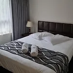Accommodation Sydney City Centre 38 Harbour Street 1 Bedroom Apartment With Balcony