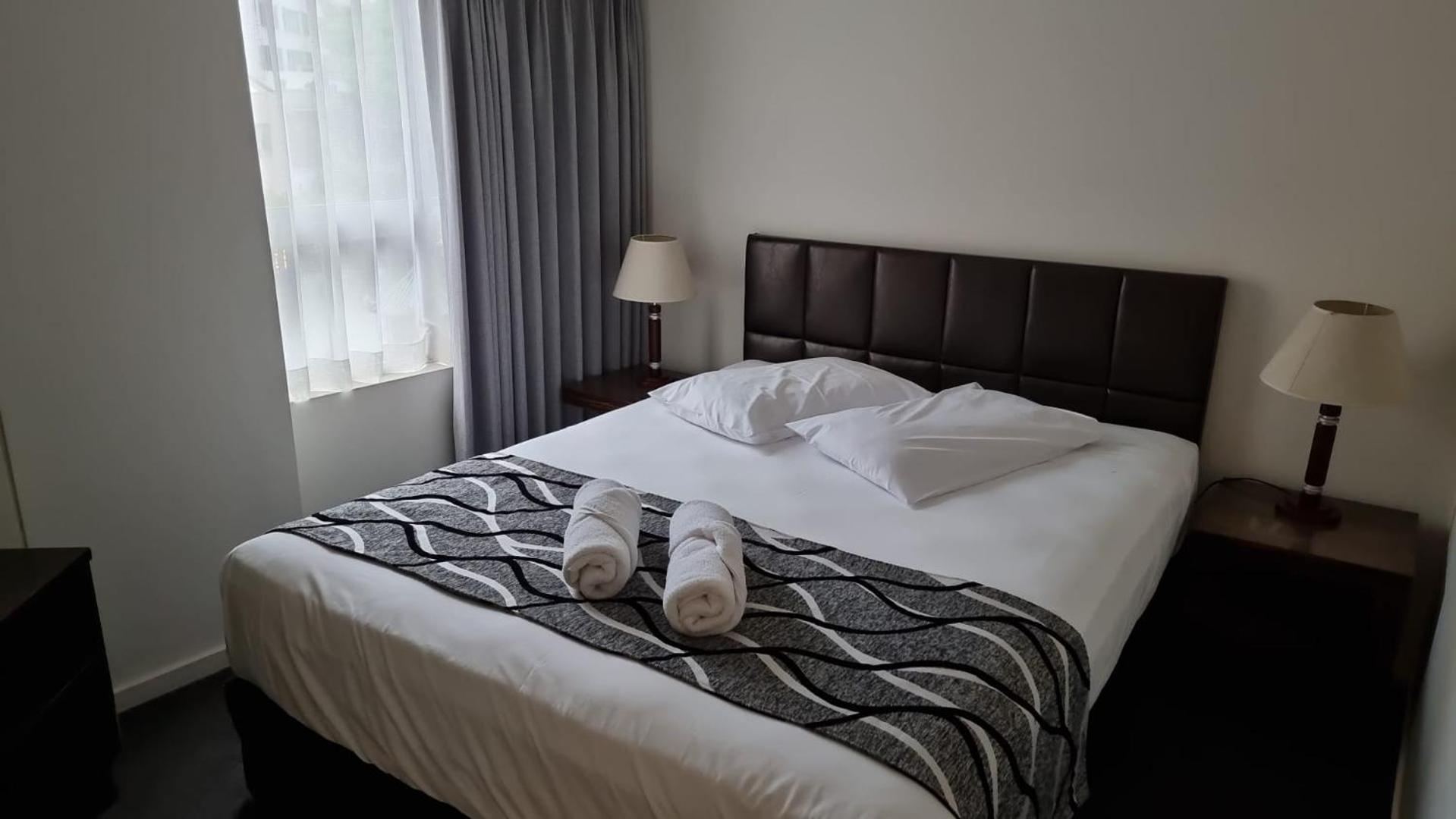 City Centre 38 Harbour Street 1 Bedroom With Balcony *